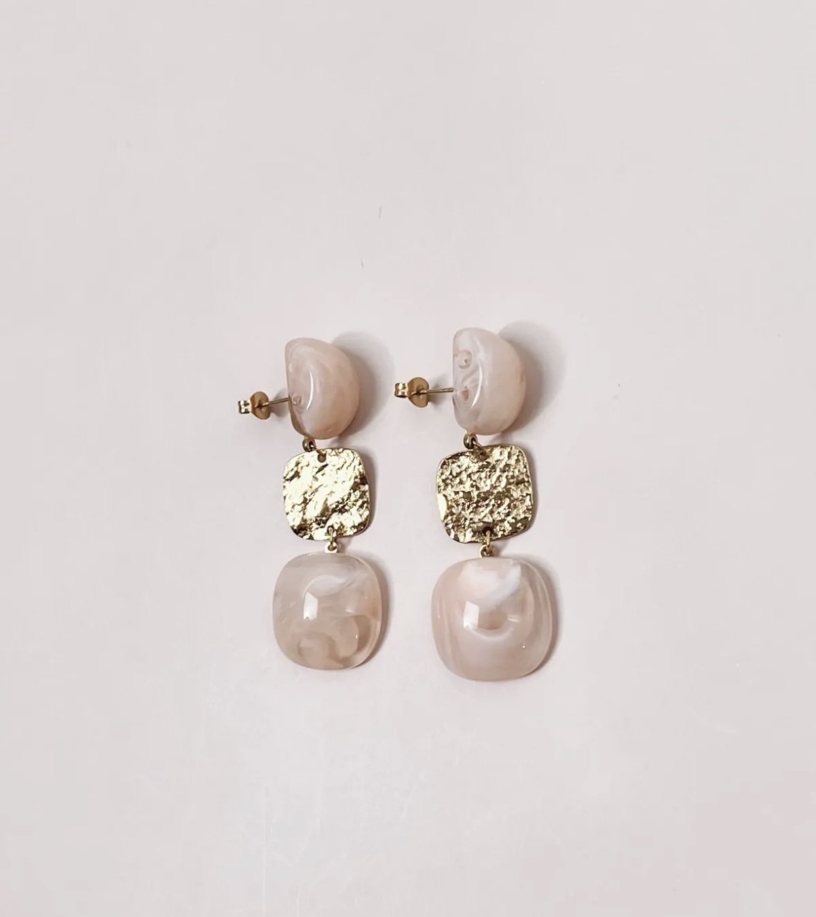 Nacre — Mirajewelle, boucles pendantes — acier doré