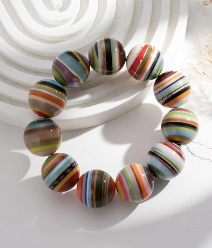 Carrousel — Mirajewelle, bracelet perles rayées multicolores en résine