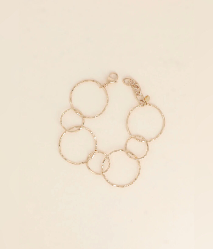 Olympe — Mirajewelle, bracelet anneaux martelés cercles entrelacés — acier doré