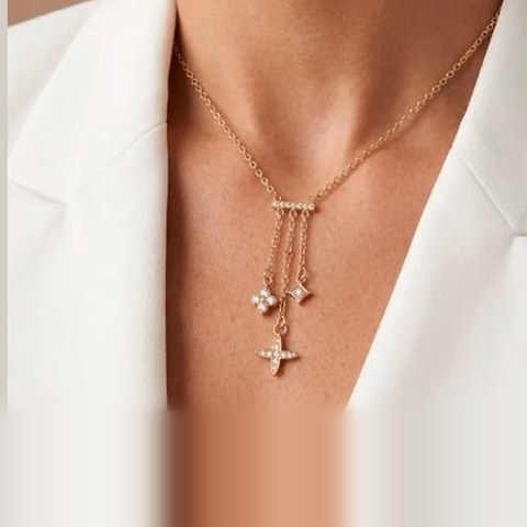 Collier Cascade porté