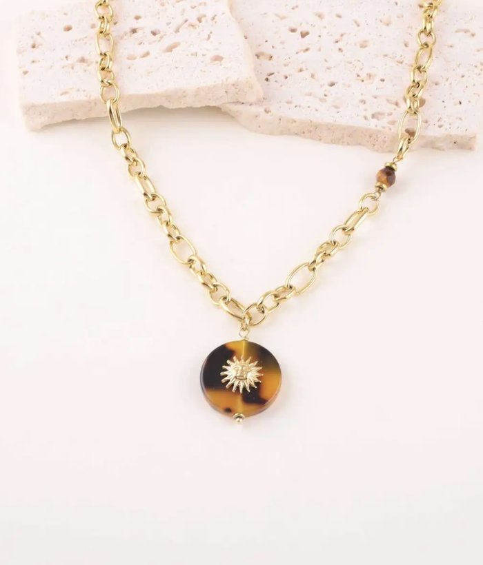 Solstice — Mirajewelle, collier chaîne médaillon écaille soleil doré — acier doré